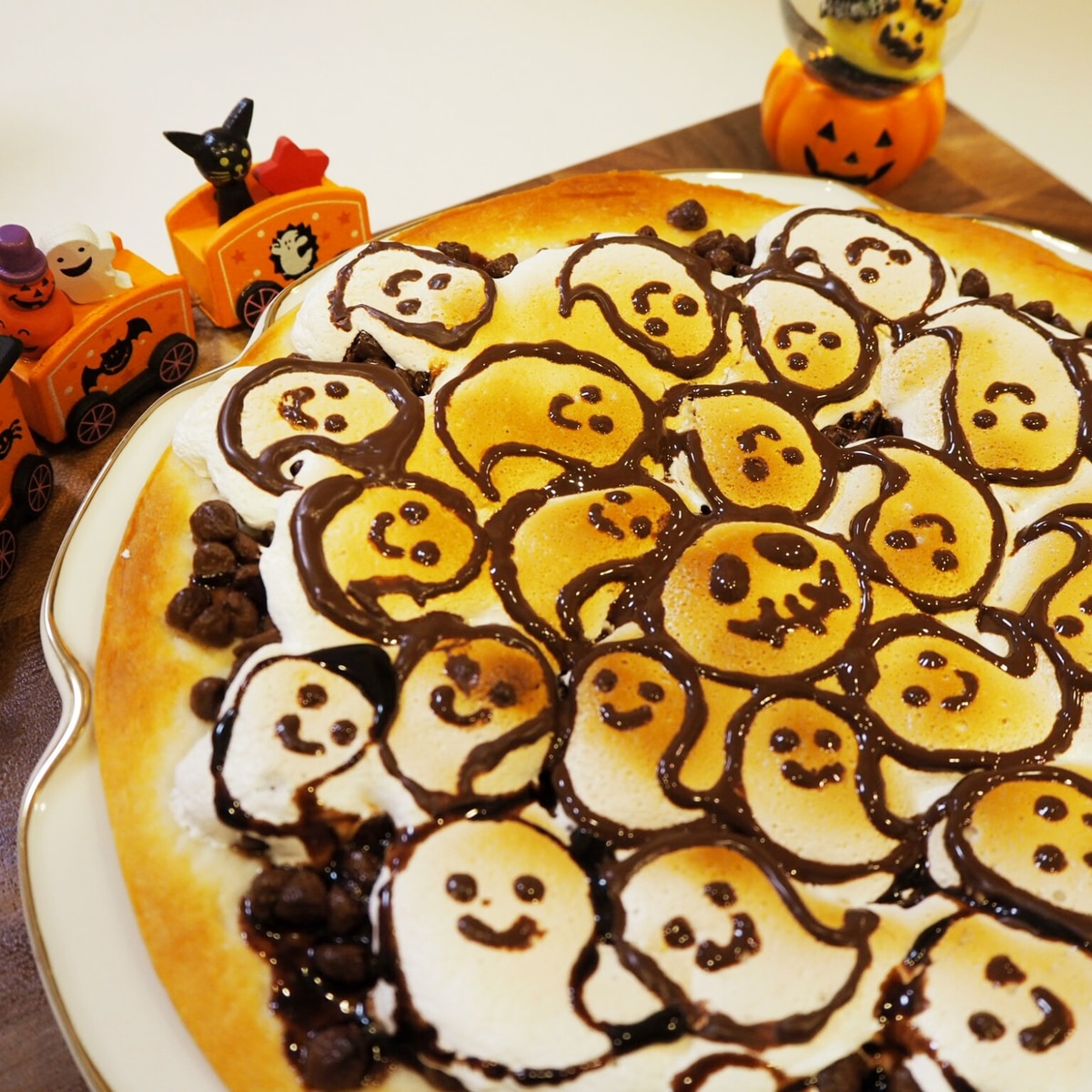ハロウィン16 おばけ チョコマシュマロピザ レシピ 作り方 By Emilyemilie 楽天レシピ ハロウィン16 おばけ チョコマシュマロピザ レシピ 作り方 By Emilyemilie 楽天レシピ